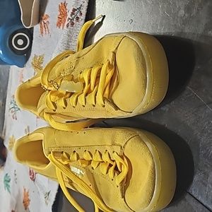 SUEDE HARIBO FL YELLOW JR MIMOSA SLIGHTLY USED SIZE 6 WOMENS